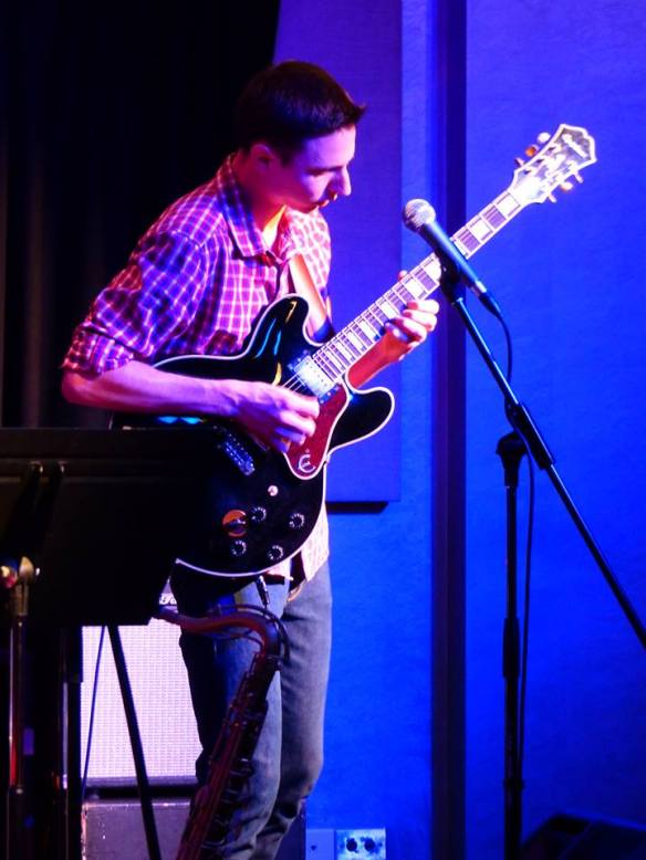 20131112 Recital - Tom 335 action