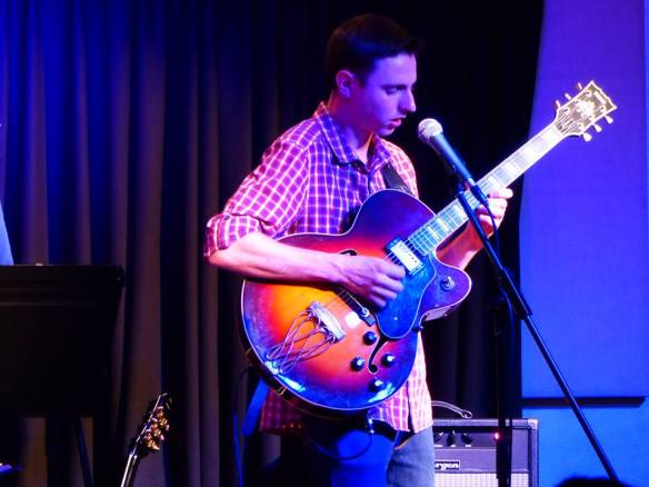 20131112 Recital - Tom archtop action